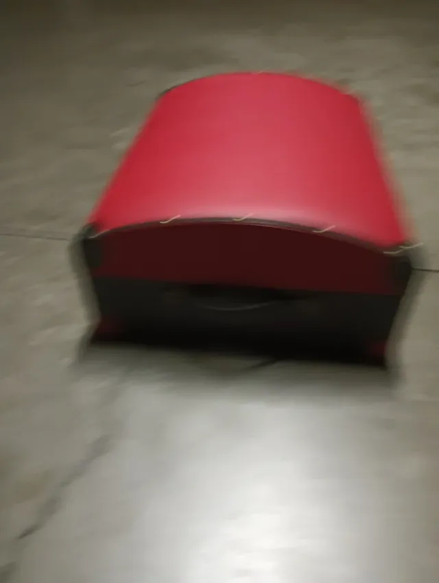 Maletín Rojo y Negro no hago envíos