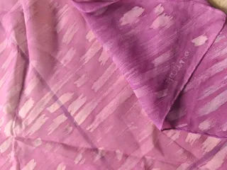 Foulard in seta rosa e viola
