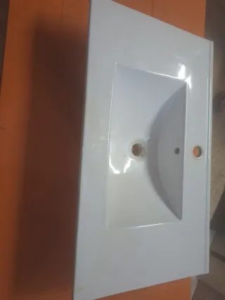 Lavabo de cerámica blanco