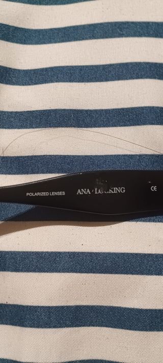 Gafas de sol Ana Locking negras con estuche