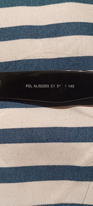 Gafas de sol Ana Locking negras con estuche