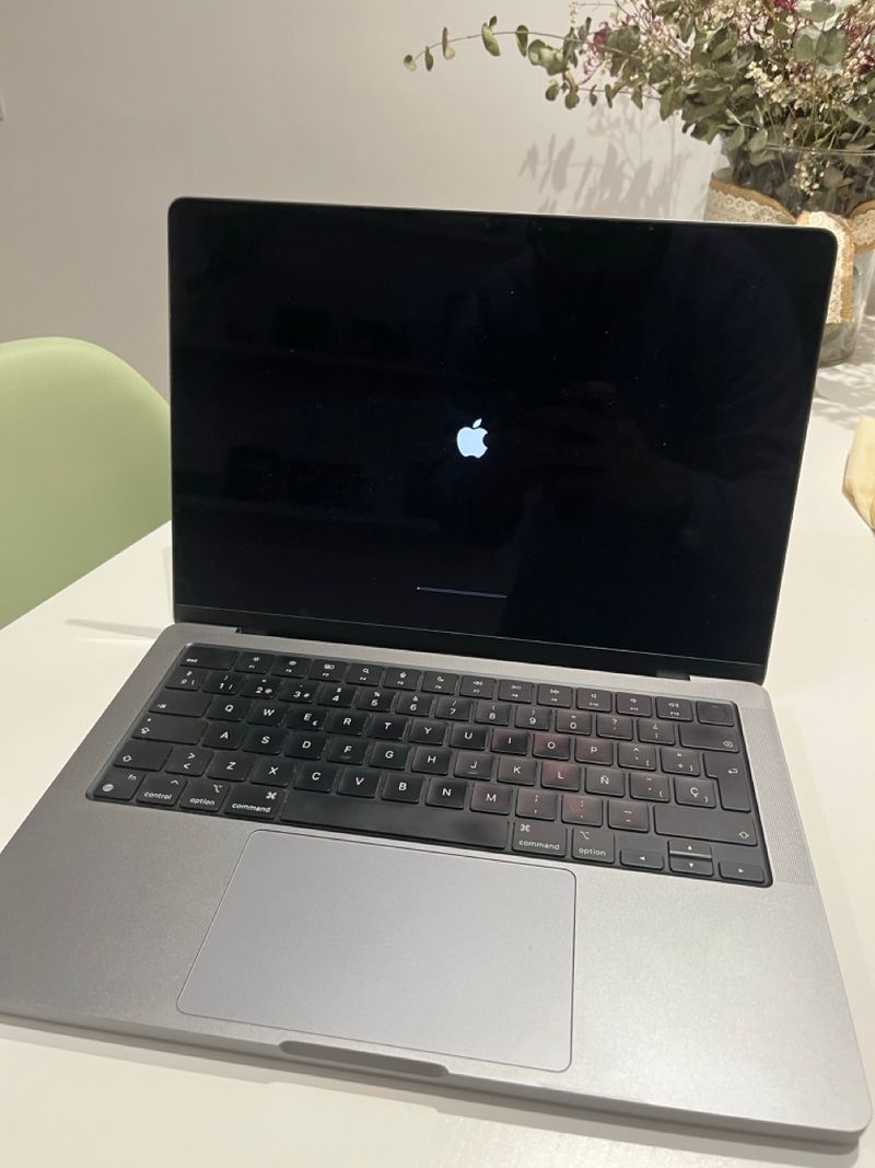 MacBook Pro M1 Pro - 16GB RAM + 512GB afbeelding 3