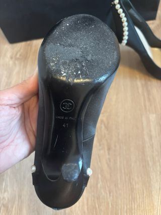 Zapatos de Chanel de satén con perlas