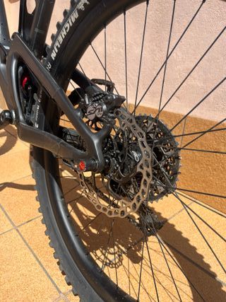 Santa Cruz Nomad v5 2021