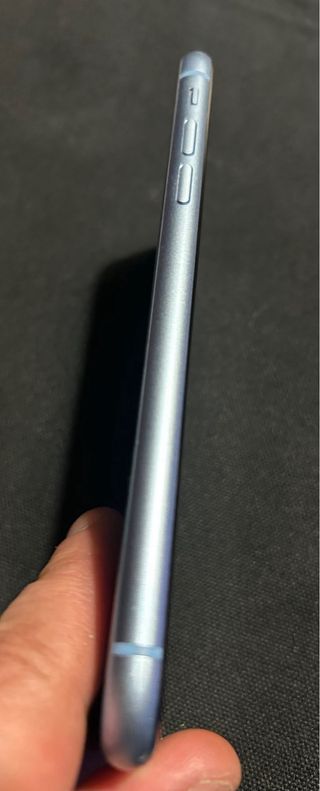 iPhone XR impeccabile, senza un graffio