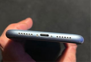 iPhone XR impeccabile, senza un graffio