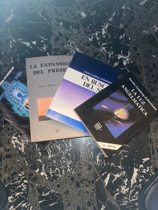 Lote de cuatro libros