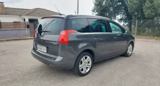 Peugeot 5008 2013