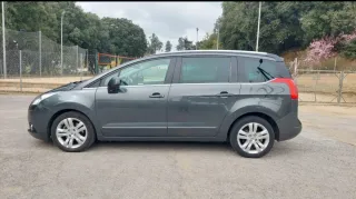 Peugeot 5008 2013