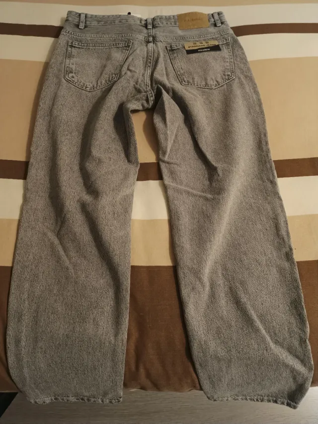 Pantalón vaquero gris Pull & Bear