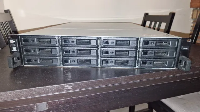NAS Synology RS2418+
