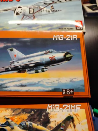 SMER 1/72 MiG-21R & RWD-6 Model Kits