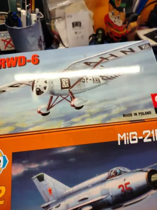 SMER 1/72 MiG-21R & RWD-6 Model Kits