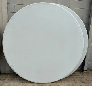 Mesa redonda de plastico blanca 4 unid  200€ unid.