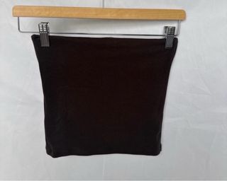 Top marrón sin tirantes