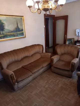 Sofá 2 plazas y 2 sillones tela y madera