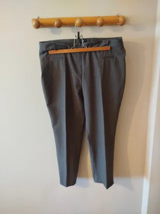 Pantalón gris talla 52