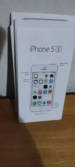 iPhone 5s Bianco/Oro con doppie cuffie