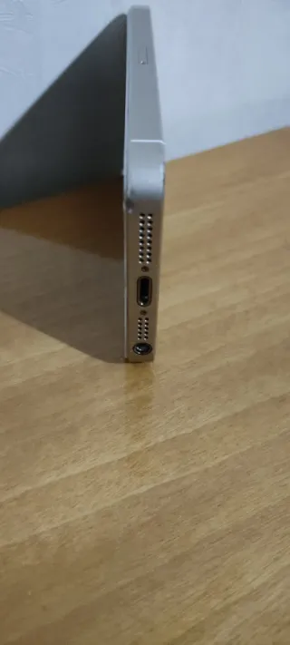 iPhone 5s Bianco/Oro con doppie cuffie