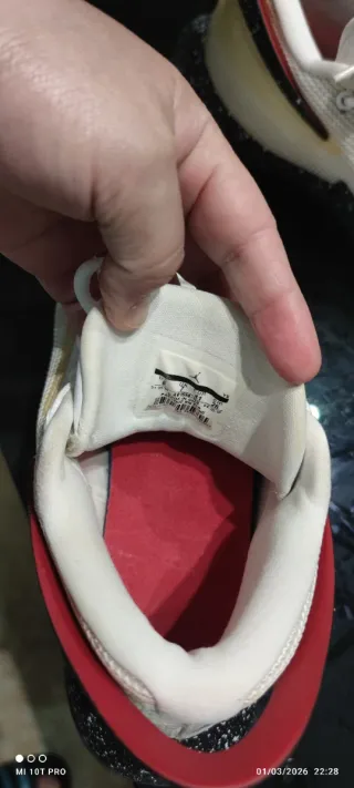 Zapatillas Jordan Rojas y Blancas