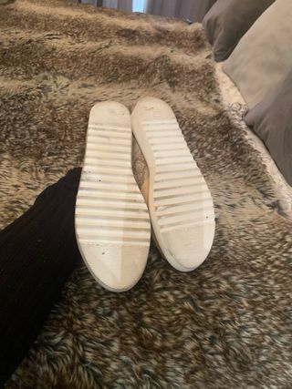 Zapatos Buenarotti Talla 38 Beige y Dorado