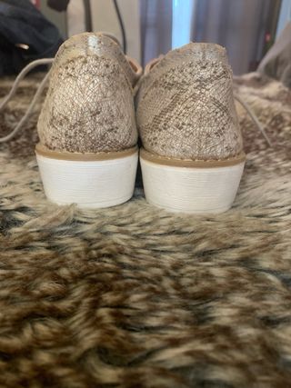 Zapatos Buenarotti Talla 38 Beige y Dorado