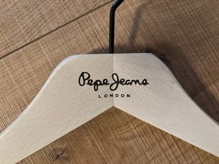 Perchas Pepe Jeans Madera