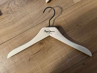 Perchas Pepe Jeans Madera