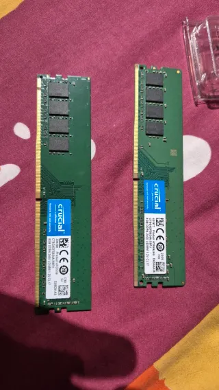 2x Crucial DDR4 8GB RAM