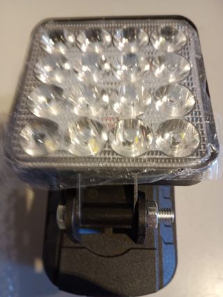 Foco LED 2 USB Interruptor Batería Maki