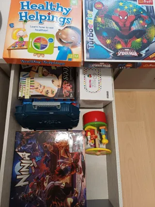 Lote de juegos de mesa y juguetes