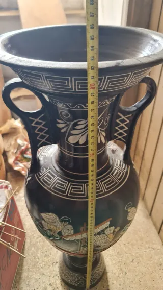 Anfora antica decorata