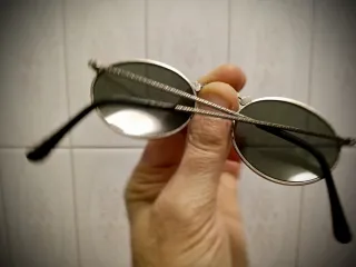 Occhiali da sole rotondi