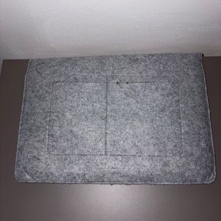 Custodia per PC in feltro grigio