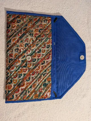 Bolso de mano con lentejuelas