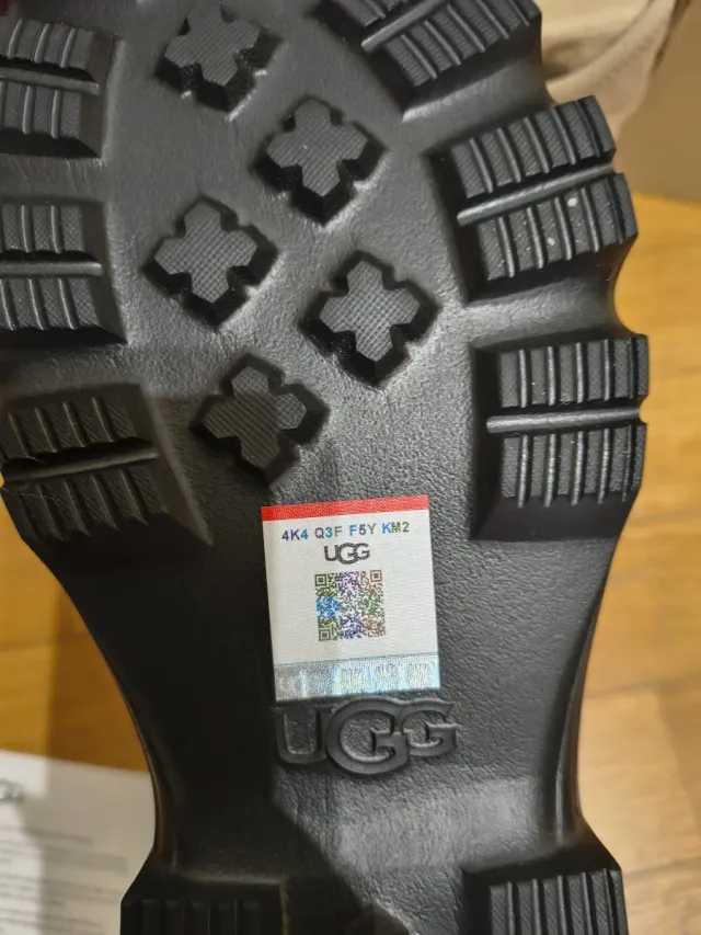 Sandali UGG Donna Tg 37 Nuovi prezzo non trattabil