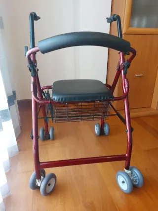 Andador para ancianos con asiento y cesta