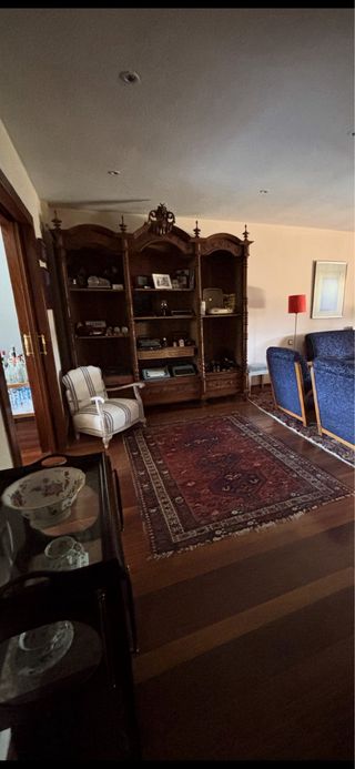 Butacas y armarios antiguos. Art Deco