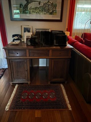 Butacas y armarios antiguos. Art Deco