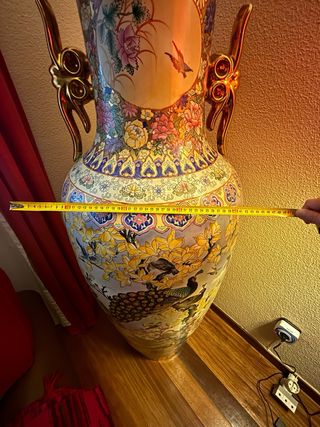 Butacas y armarios antiguos. Art Deco