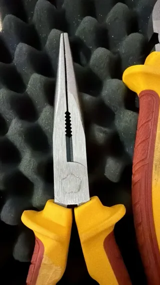 Juego de 3 Alicates Eléctricos 1000V