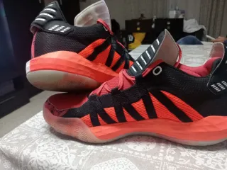 Botines Adidas Rojos y Negros