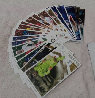 CAJA FUTBOL BEST OF THE BEST 20-21 CON 21 CROMOS