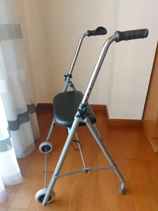 Andador para ancianos con asiento