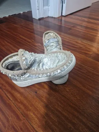 Botas MOU lentejuelas blancas