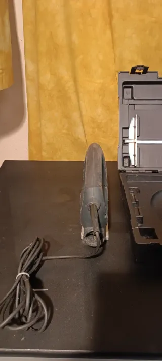 Sierra de calar Hercules de 710wcon maletín