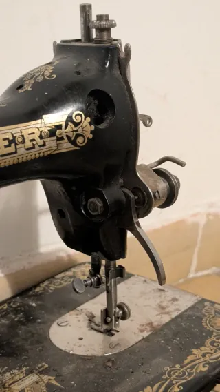 Máquina de coser antigua Singer