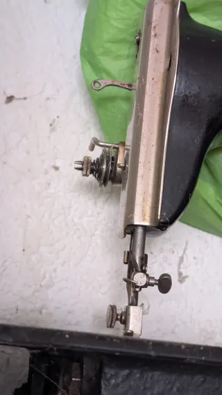 Máquina de coser antigua Singer