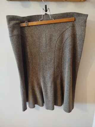 Falda marrón talla 52