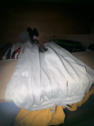 Pantalones de chándal grises holgados